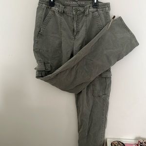 AE Dreamy Drape Stretch Super High-Waisted Cargo Baggy Wide-Leg Pant